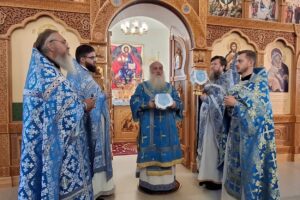 Иерей Дионисий Рейм сослужил Митрополиту Сергию Литургию во Владимирском храме пос. Спутник
